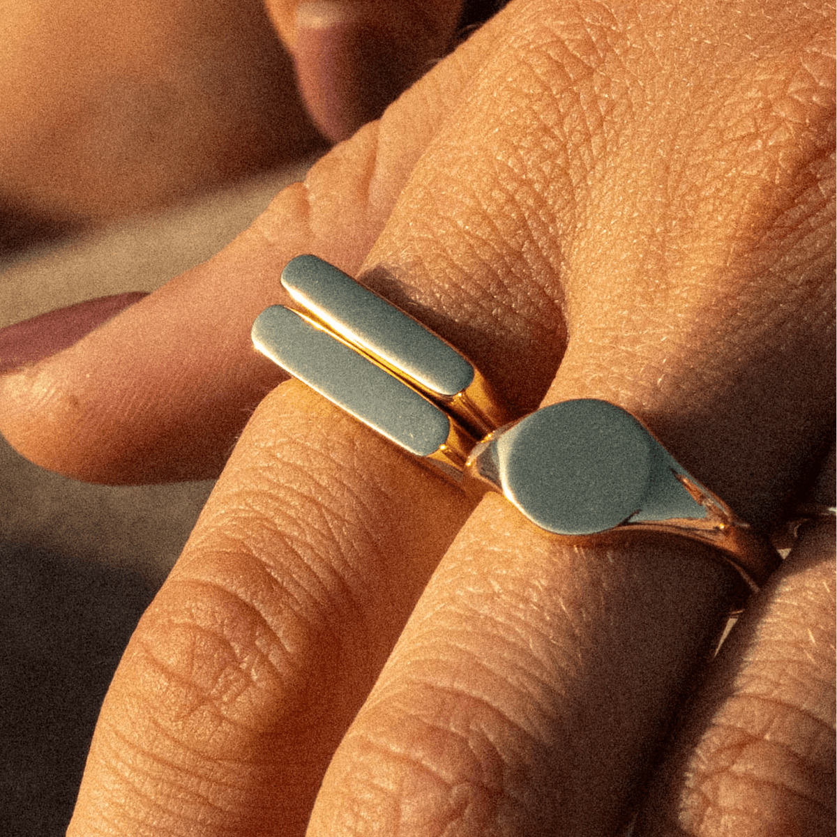 Asteria Bar Ring - Engravable