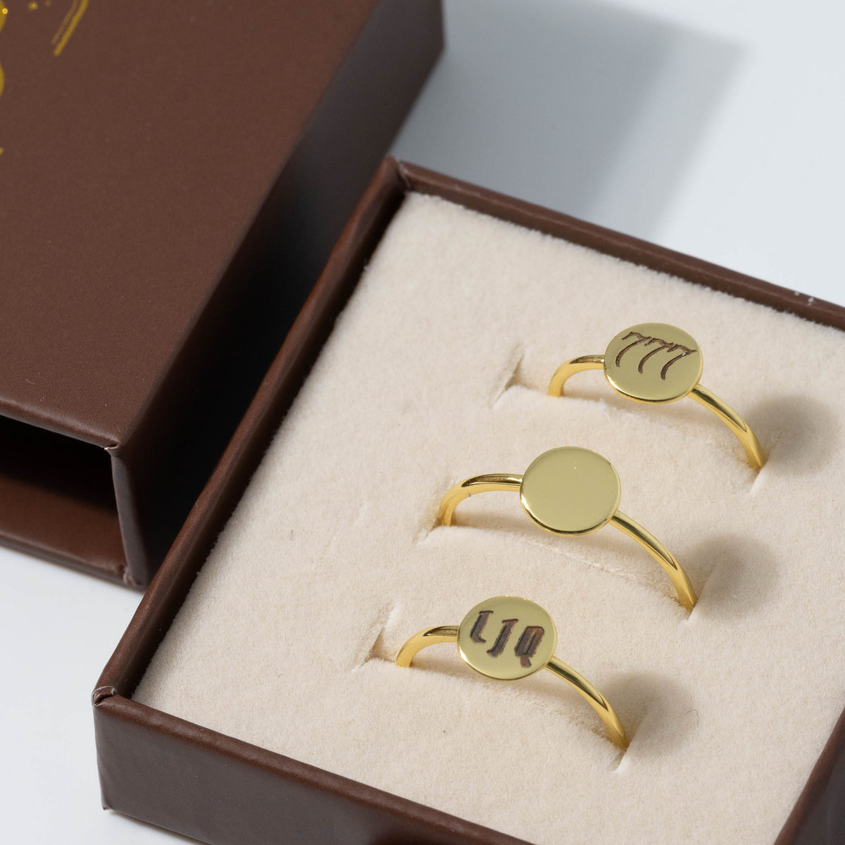 Amity Round Ring - Engravable