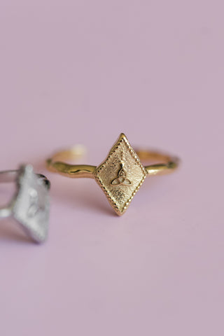 Triquetra Toe Ring