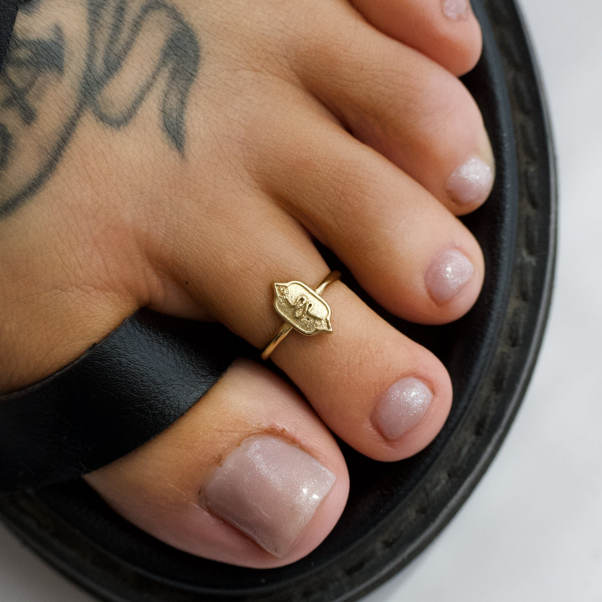 Guardian snake toe ring in waterproof gold
