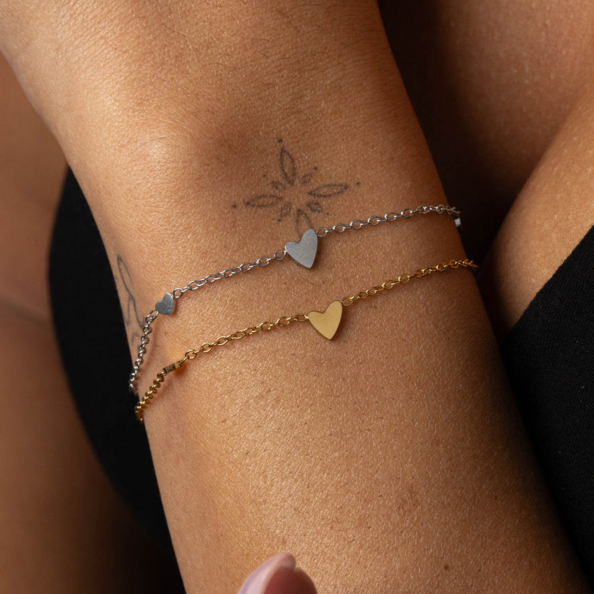 Waterproof heart bracelet in gold