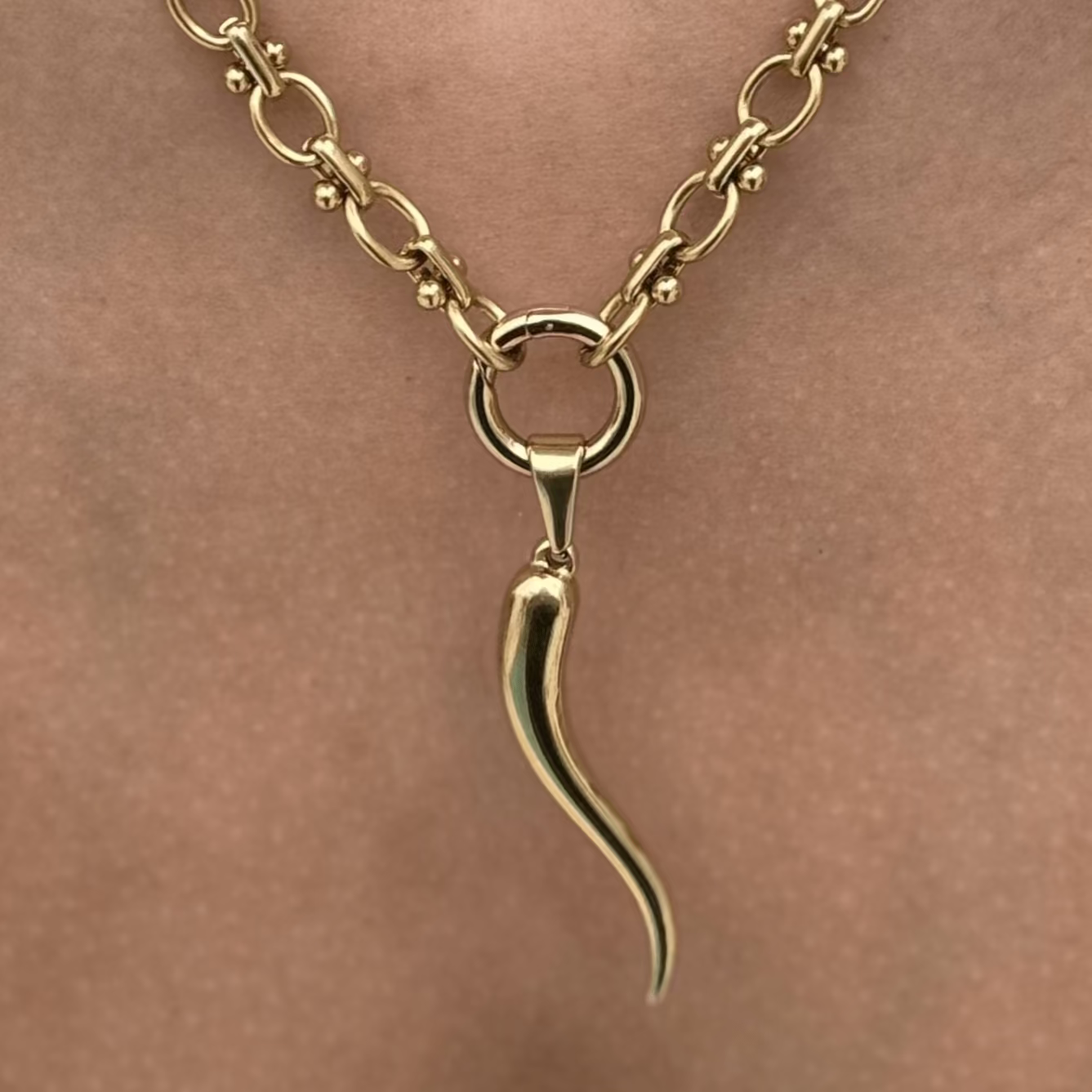 Cornicello Italian horn protection charm in gold